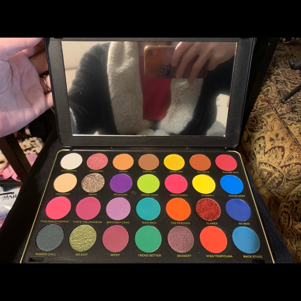 Makeup revolution Pallet